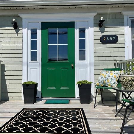 The East Wind Guesthouse Clark's Harbour Екстериор снимка