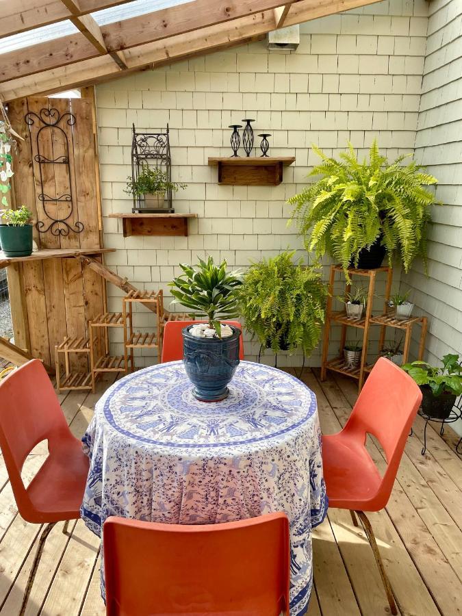The East Wind Guesthouse Clark's Harbour Екстериор снимка